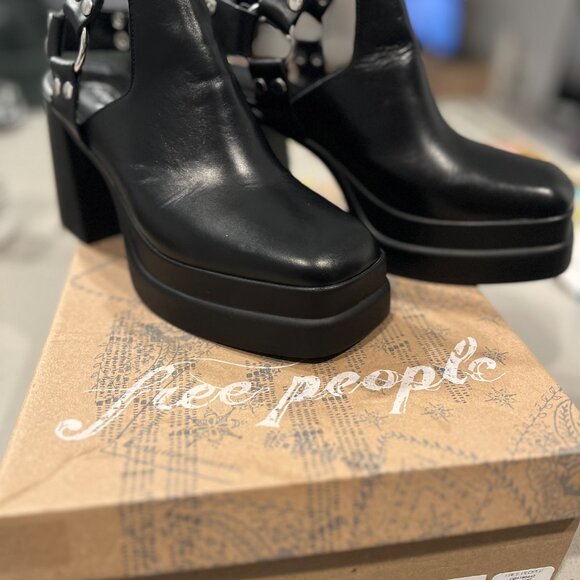 Free People Hybrid Harness Boots - Black, Size 8.5, NIB - Picture 4 of 7